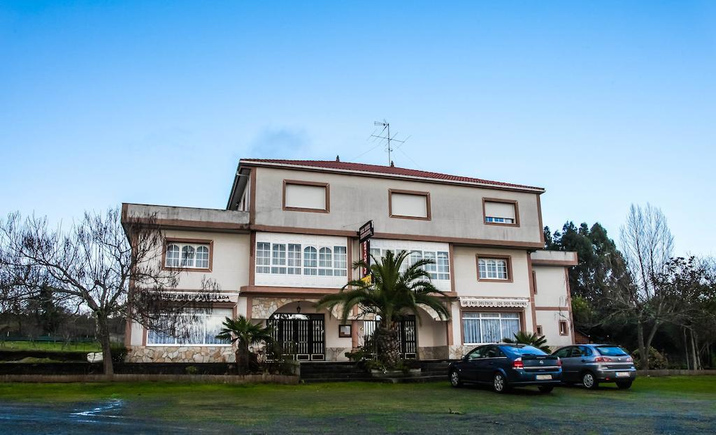 Los Dos Alemanes Melide Luaran gambar
